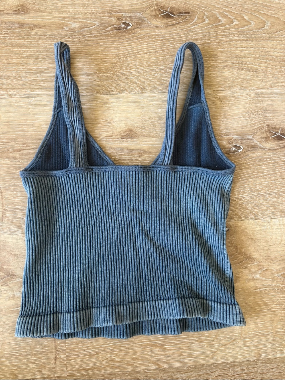 Washed Ribbed V-Neck Tank Top - Picture 3 of 3